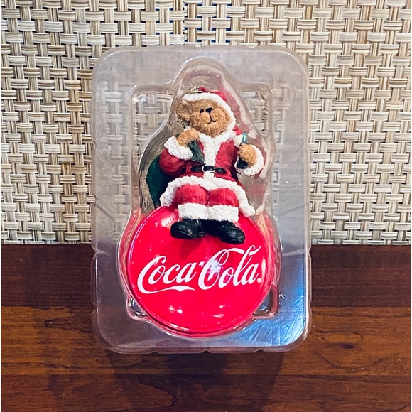 🎄🌟HP🌟2006 Coca-Cola and Boyds Bears and Friends Christmas Ornament - Picture 2 of 10